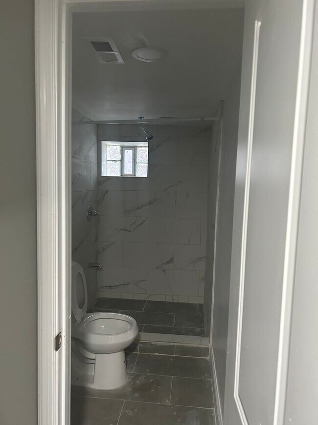 Building Photo - Beautiful  3Br 2Bat house for rent