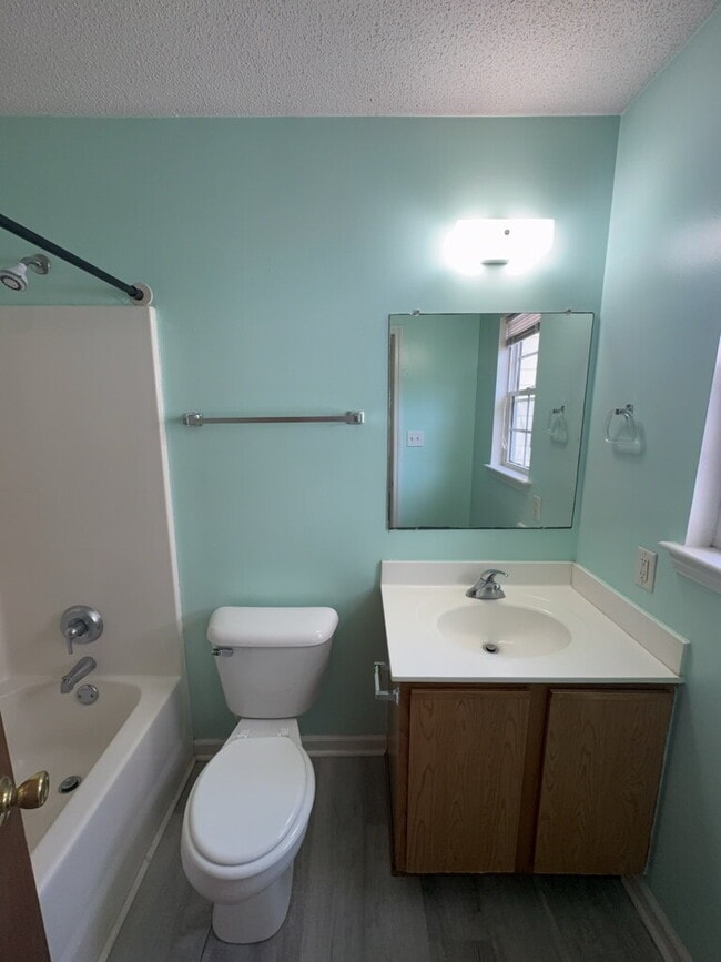 Building Photo - 996 W Pueblo Dr