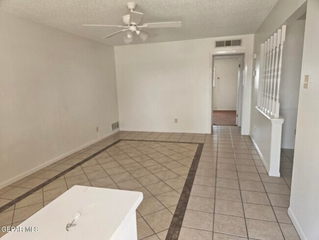 Building Photo - 6832 Escondido Dr