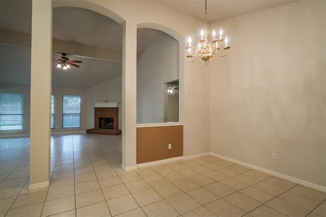 Building Photo - 1832 Camas Dr