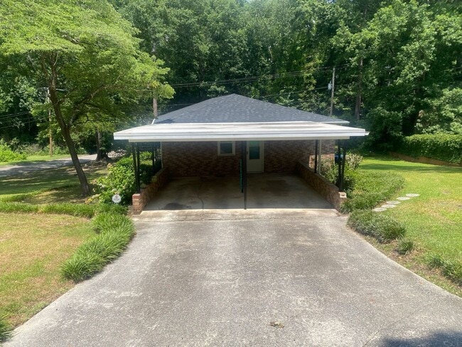 Building Photo - 1524 Alpine Dr