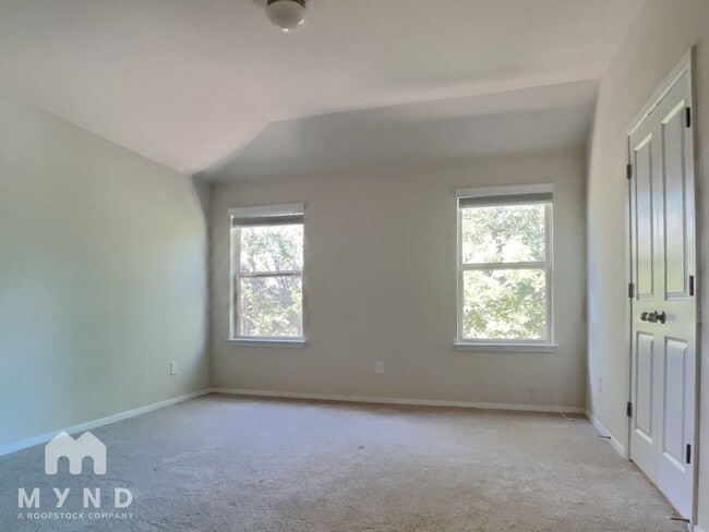 Building Photo - 20216 Boggy Ford Rd