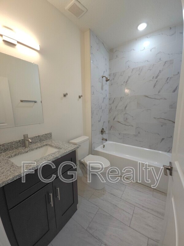 Building Photo - 7968 N Hillview Cir