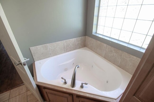 Building Photo - 5702 Thornbrook Pkwy