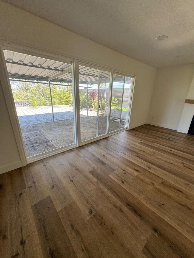 Building Photo - 3 Bedrooms 2 baths house fully remodeled.