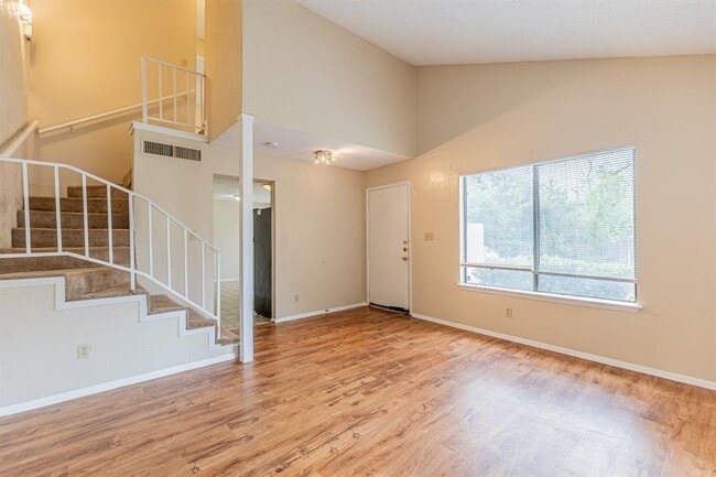 Building Photo - 9524 Quail Village Ln