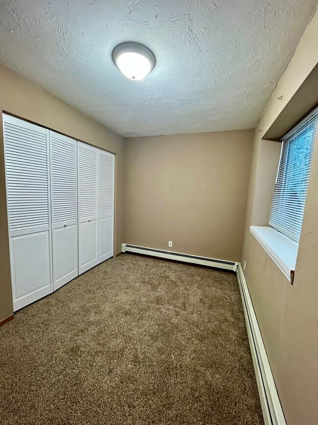 Building Photo - 1030 26th Ave