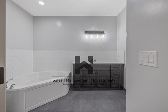 Building Photo - 151 S K St