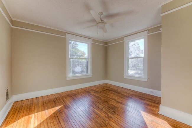 Building Photo - 1270 Peach Ave