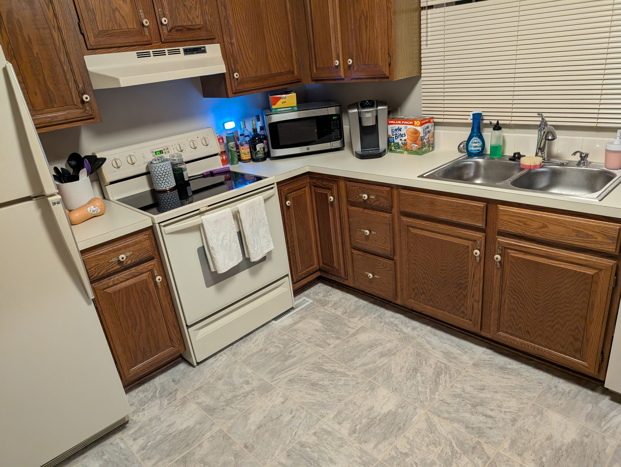 Kitchen - 8306 Iltis Dr