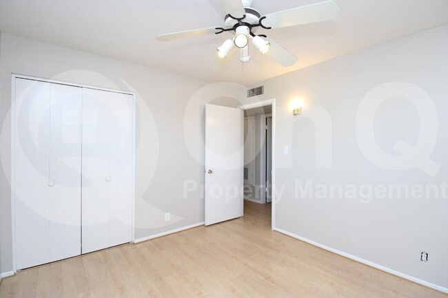Building Photo - 925 W Parkway Blvd