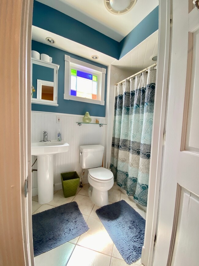 Building Photo - 306 5th Ave