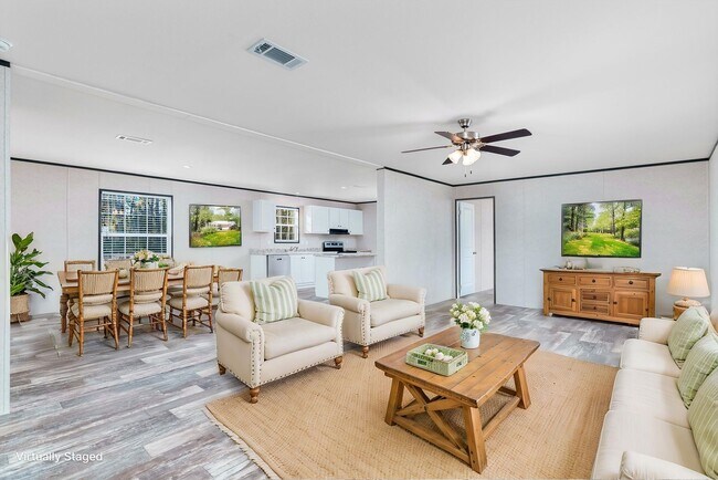 Building Photo - Huge 5 Bedroom 3 Bathroom Hastings Home Located w/ 1 Acre