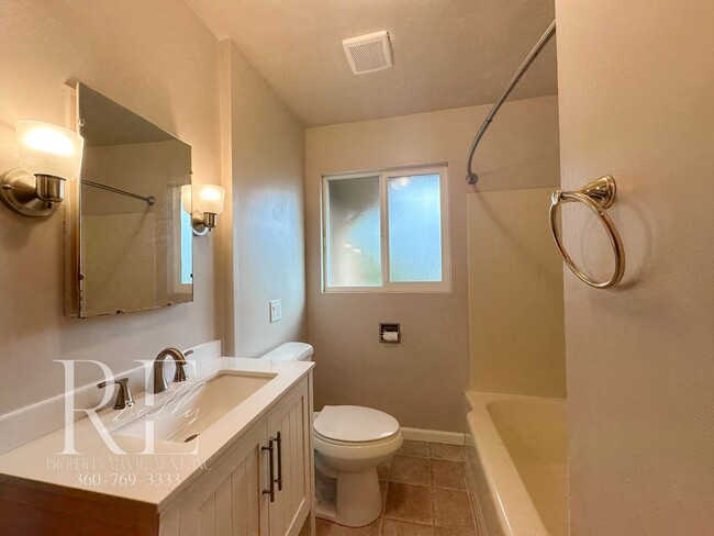 Building Photo - Enjoy Breathtaking Sunsets in the Heart of Manette