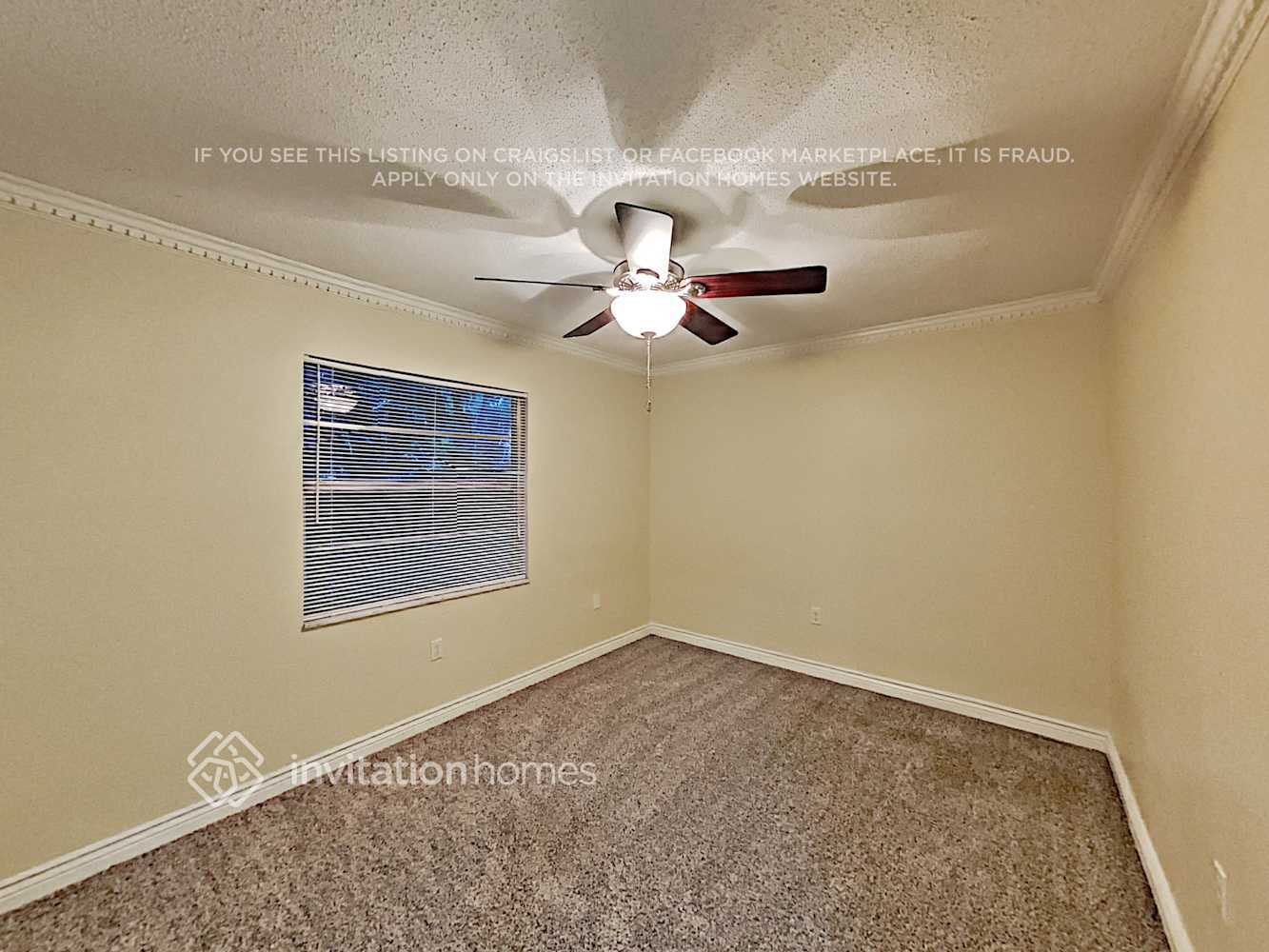 Building Photo - 978 Oak Dr