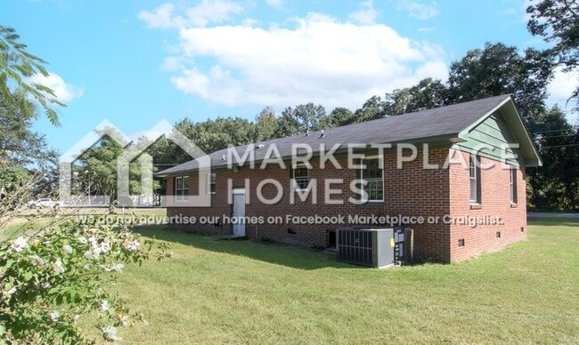 Building Photo - 2141 Leavensworth Rd