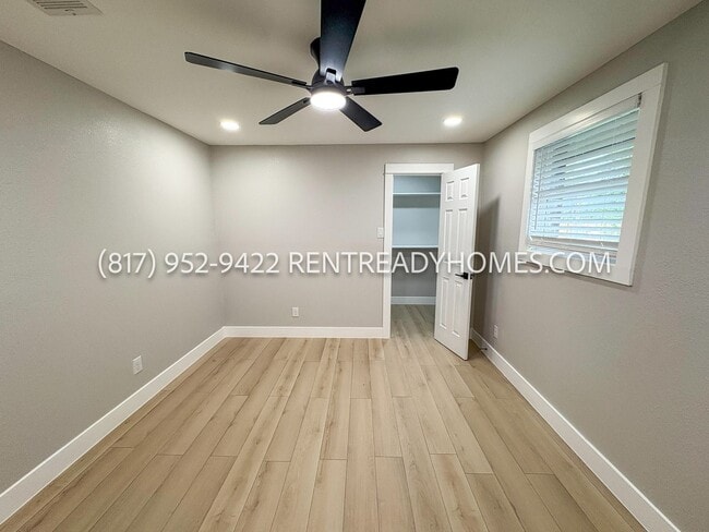 Building Photo - 2122 Bentvine Dr