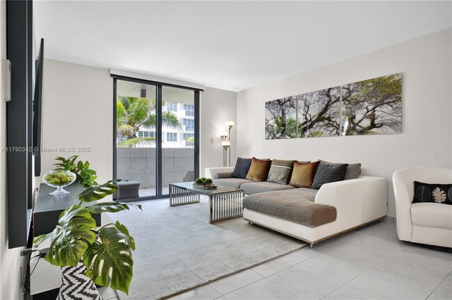 Building Photo - 1623 Collins Ave