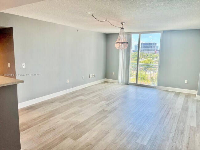 Building Photo - 3000 Coral Wy