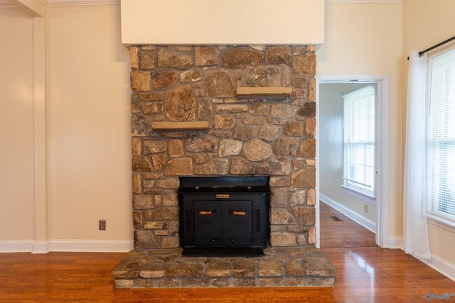 Building Photo - 718 Rison Ave NE