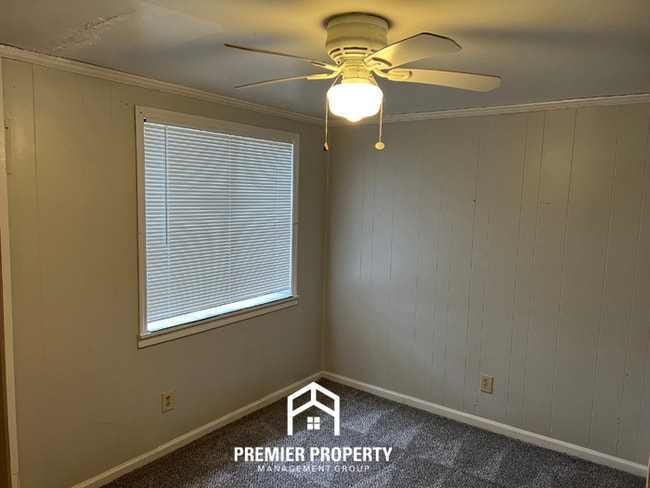 Building Photo - Cozy 1BR Apartment Near Downtown Huntsville w/ Bright Windows & Yard Access