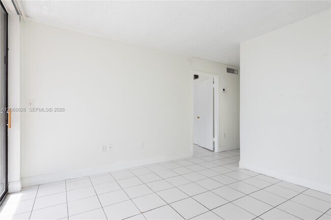 Building Photo - 16751 NE 9th Ave