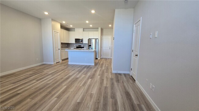 Building Photo - 988 Gearus Pl