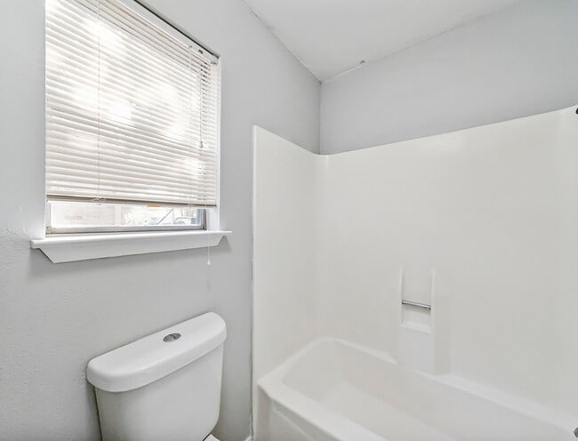 Building Photo - 22626 Leedstown Ln