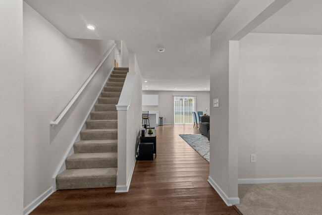 Building Photo - Spacious Home for Rent in Portsmouth!