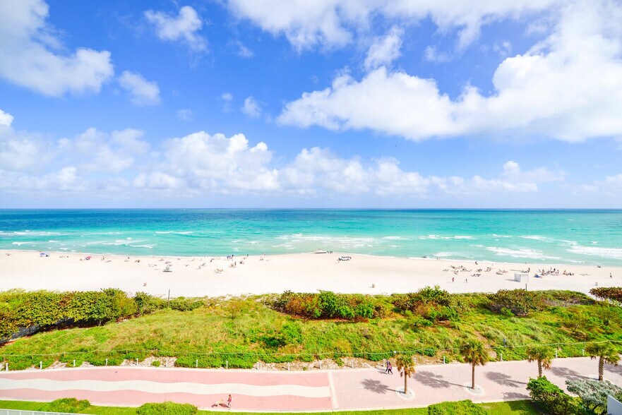 Building Photo - 5599 Collins Ave