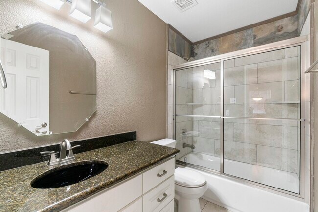 Building Photo - 19 Shimmer Pond Pl