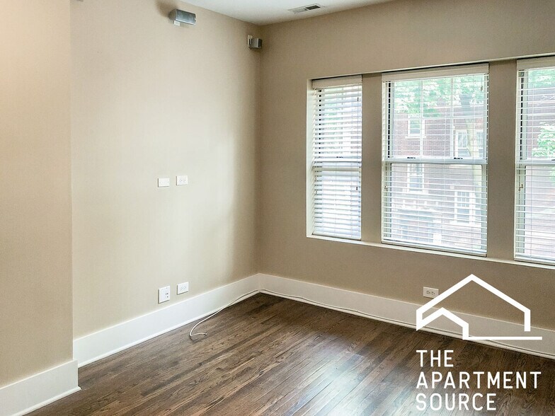 Building Photo - 1849 W Cornelia Ave