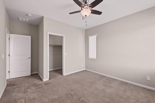 Building Photo - 10429 Deer Heights St