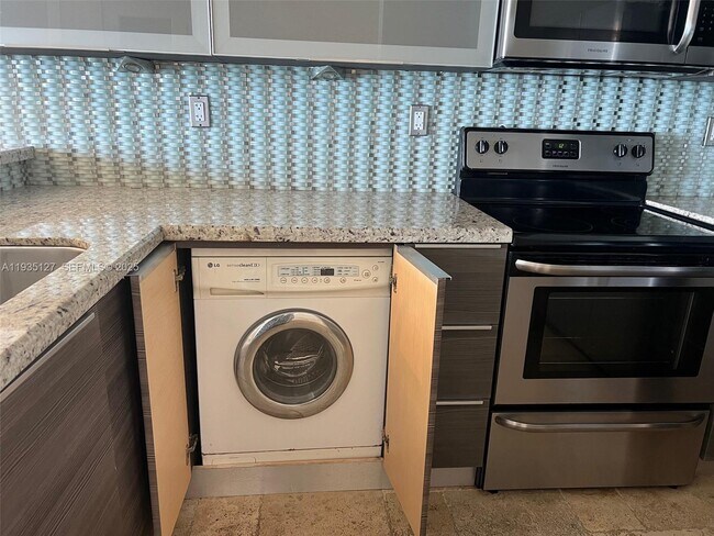 Building Photo - 2501 S Ocean Dr