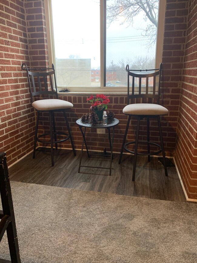 Building Photo - 2613 Chesterfield Ct