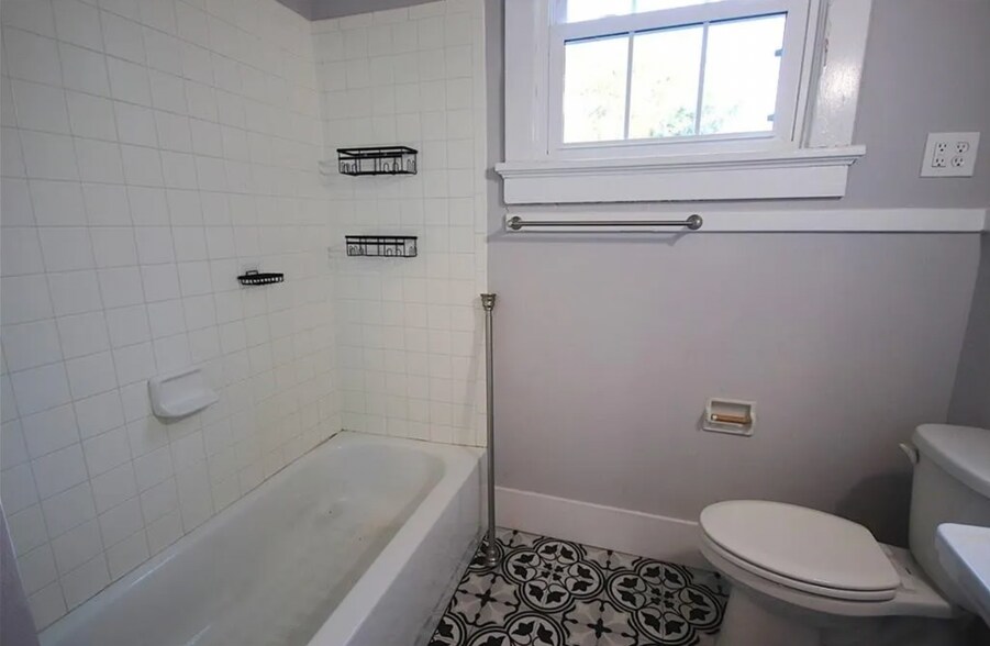 Building Photo - 2666 Clover St