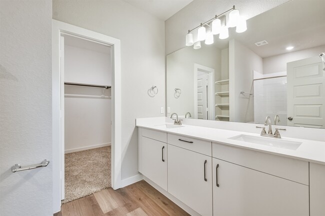 Building Photo - 9800 Grosbeak Ln
