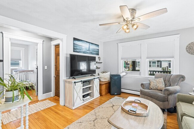 Building Photo - 31 E Foster St