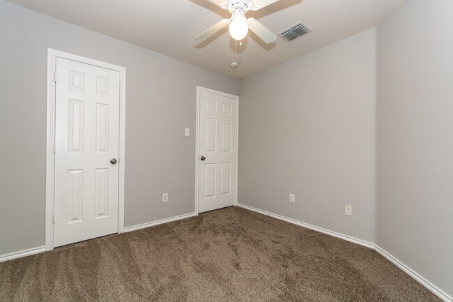 Building Photo - 1413 Gordon Dr