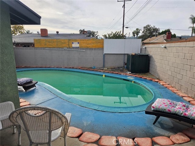 Building Photo - 917 Helmsdale Ave