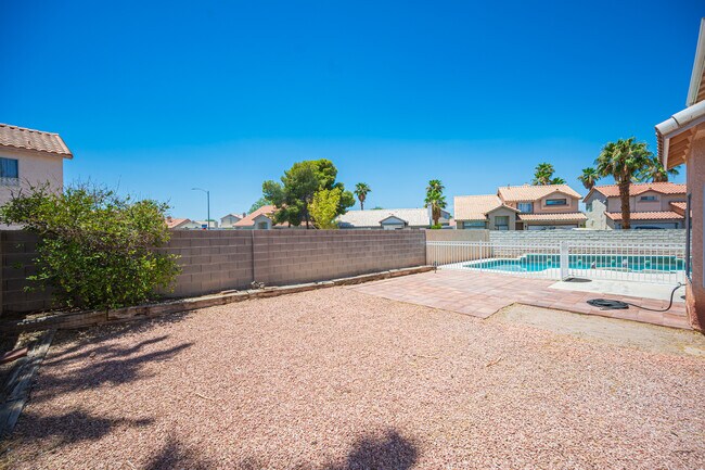 Building Photo - 1775 Walingwood Dr