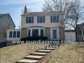 Building Photo - Highland Park House Available Mid July, Up...