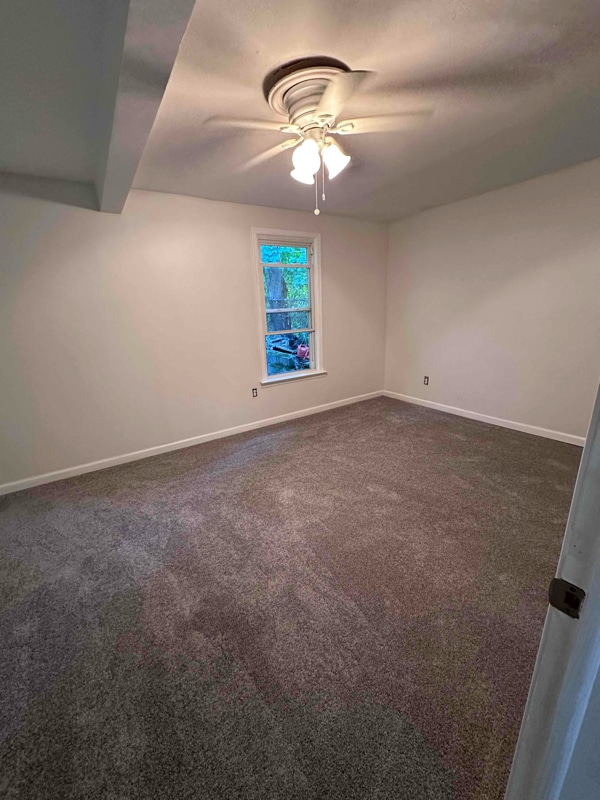 Building Photo - 712 Glen Rd