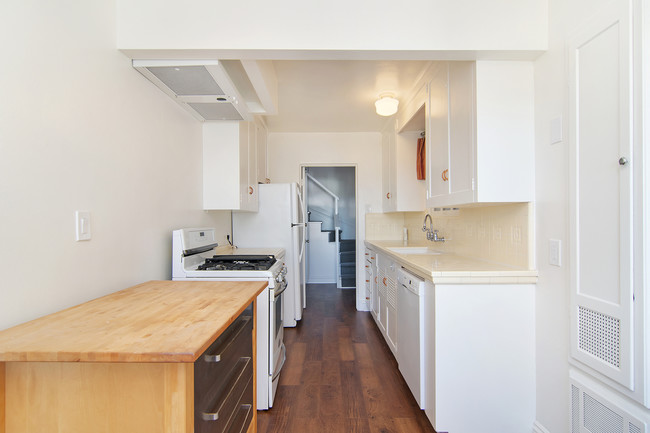 Building Photo - 2417 Arista Ct