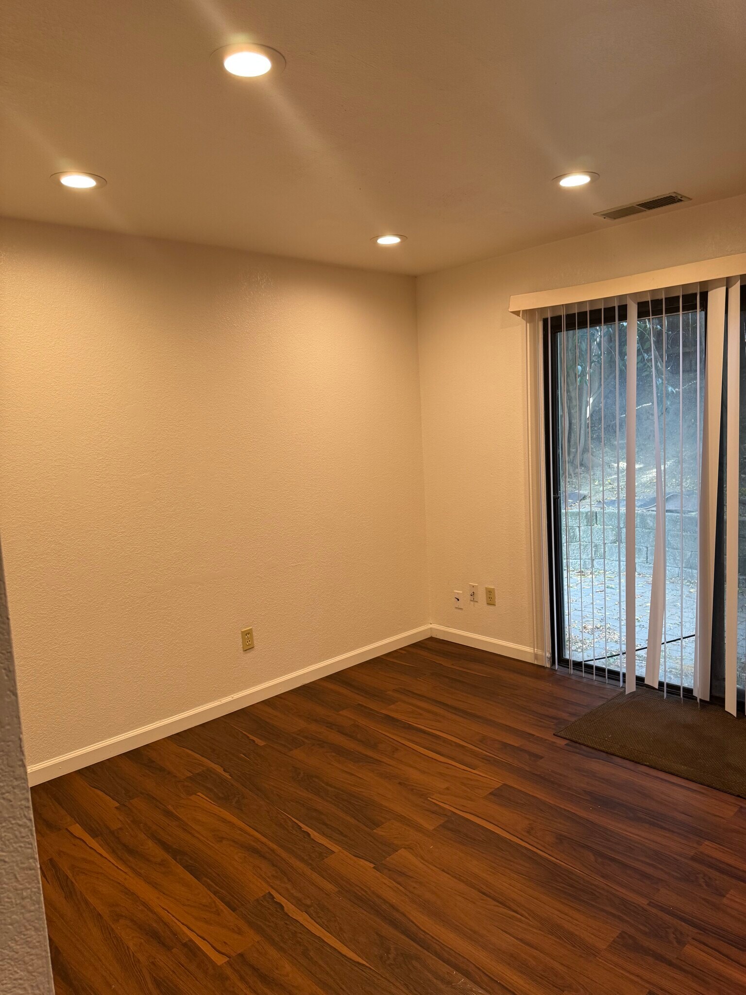 Building Photo - 600 Lighthouse Dr