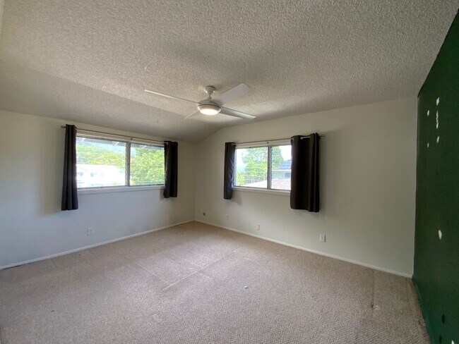 Building Photo - SPACIOUS 4 BEDROOM AHUIMANU SINGLE FAMILY HOME WITH ENCLOSED GARAGE