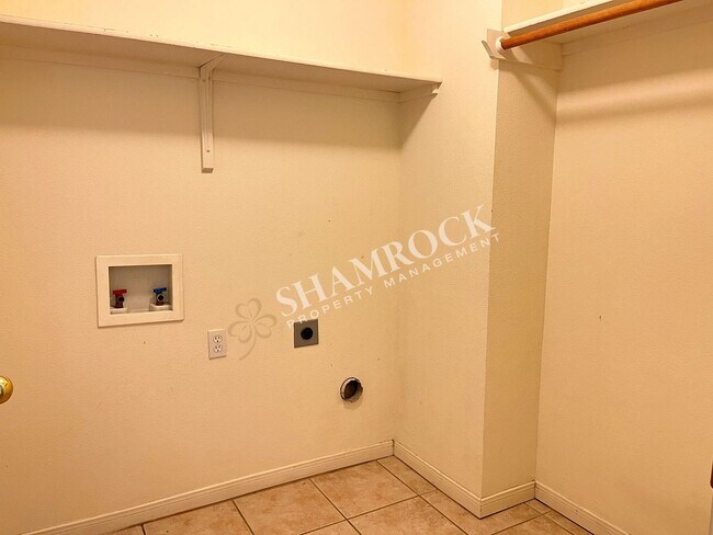 Building Photo - 3/2 Duplex near Hewitt Post Office