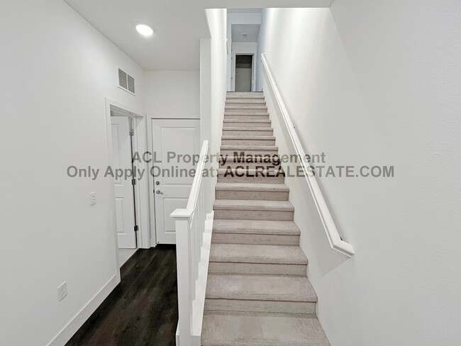 Building Photo - Modern 4-Bedroom Home with Solar, EV Charg...