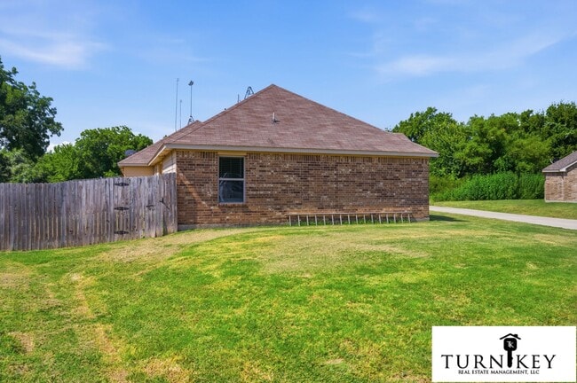 Building Photo - 131 Sunburst Ct