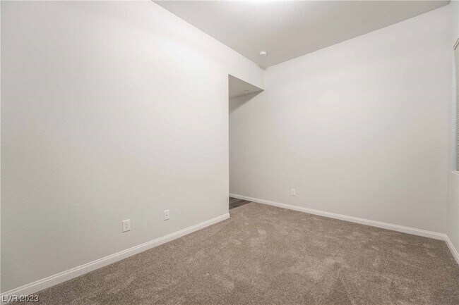 Building Photo - 533 Cadence Vista Dr